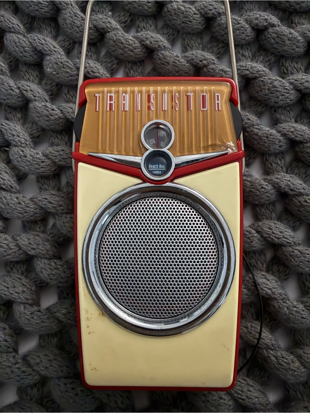 Vintage-Style Transistor Radio - Red and Cream Portable Audio